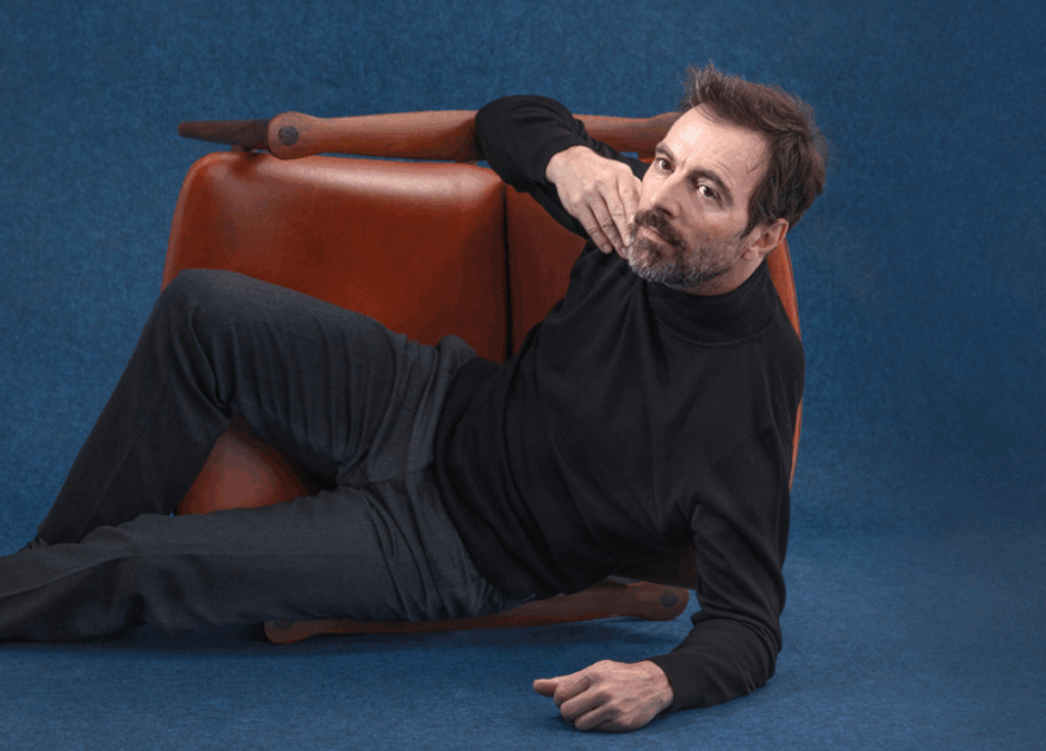 Kevin Johansen vuelve a Frutillar: una noche íntima en Teatro del Lago | diciembre 6 – 20:00 | Teatro del Lago
